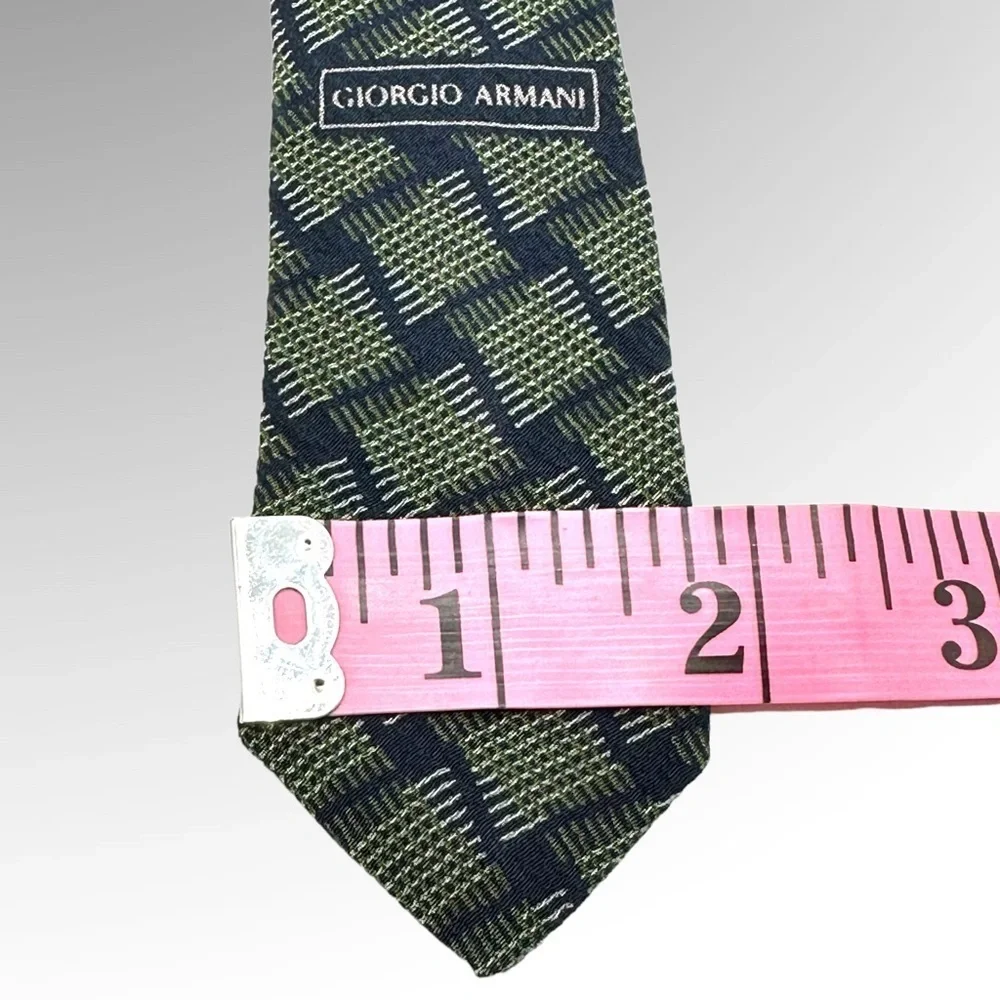 Giorgio Armani Cravatte Vintage 100% Pure Silk Necktie